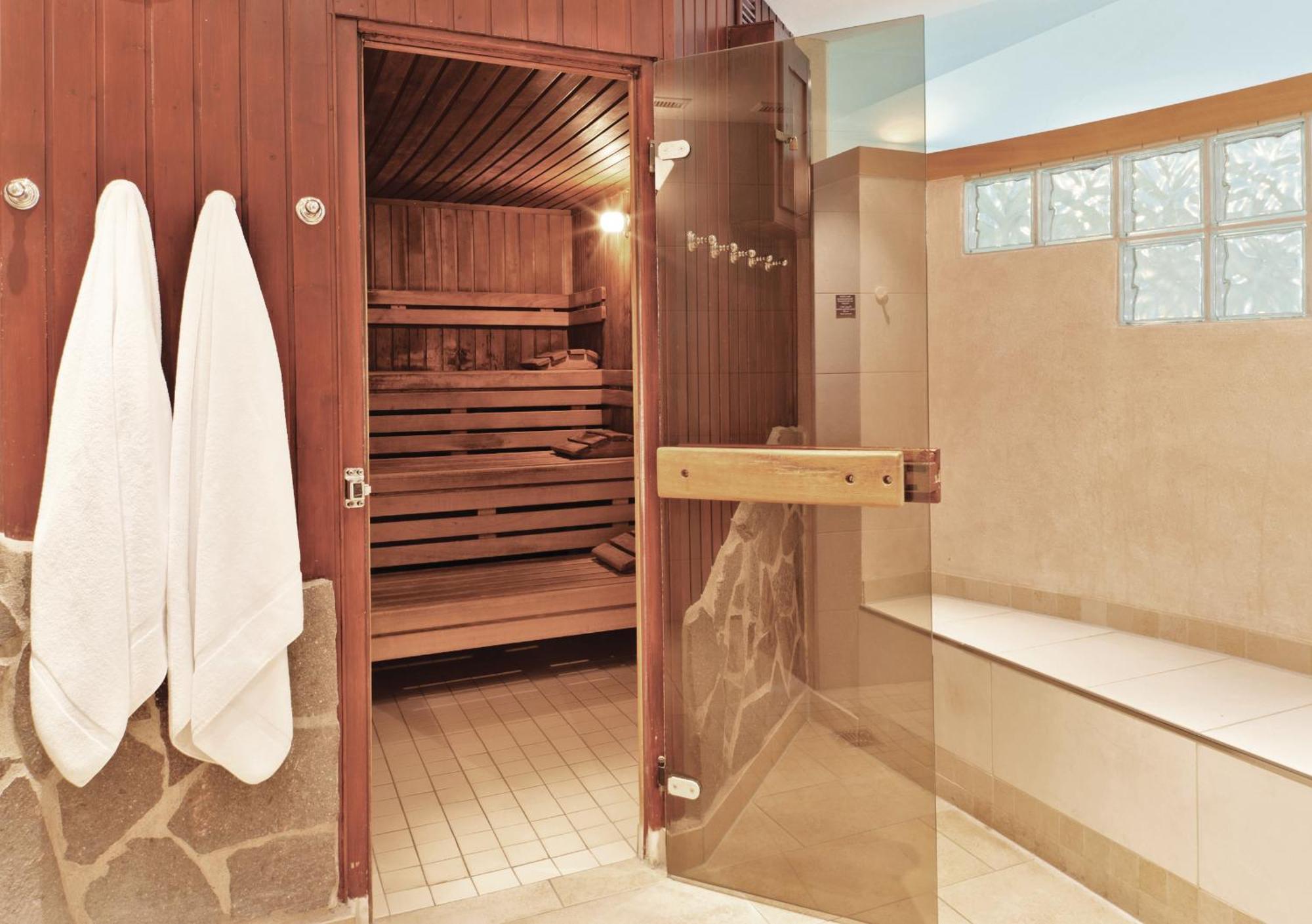 H4 Hotel Hannover Messe Laatzen Bagian luar foto
