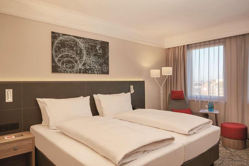 H4 Hotel Hannover Messe Laatzen Ruang foto