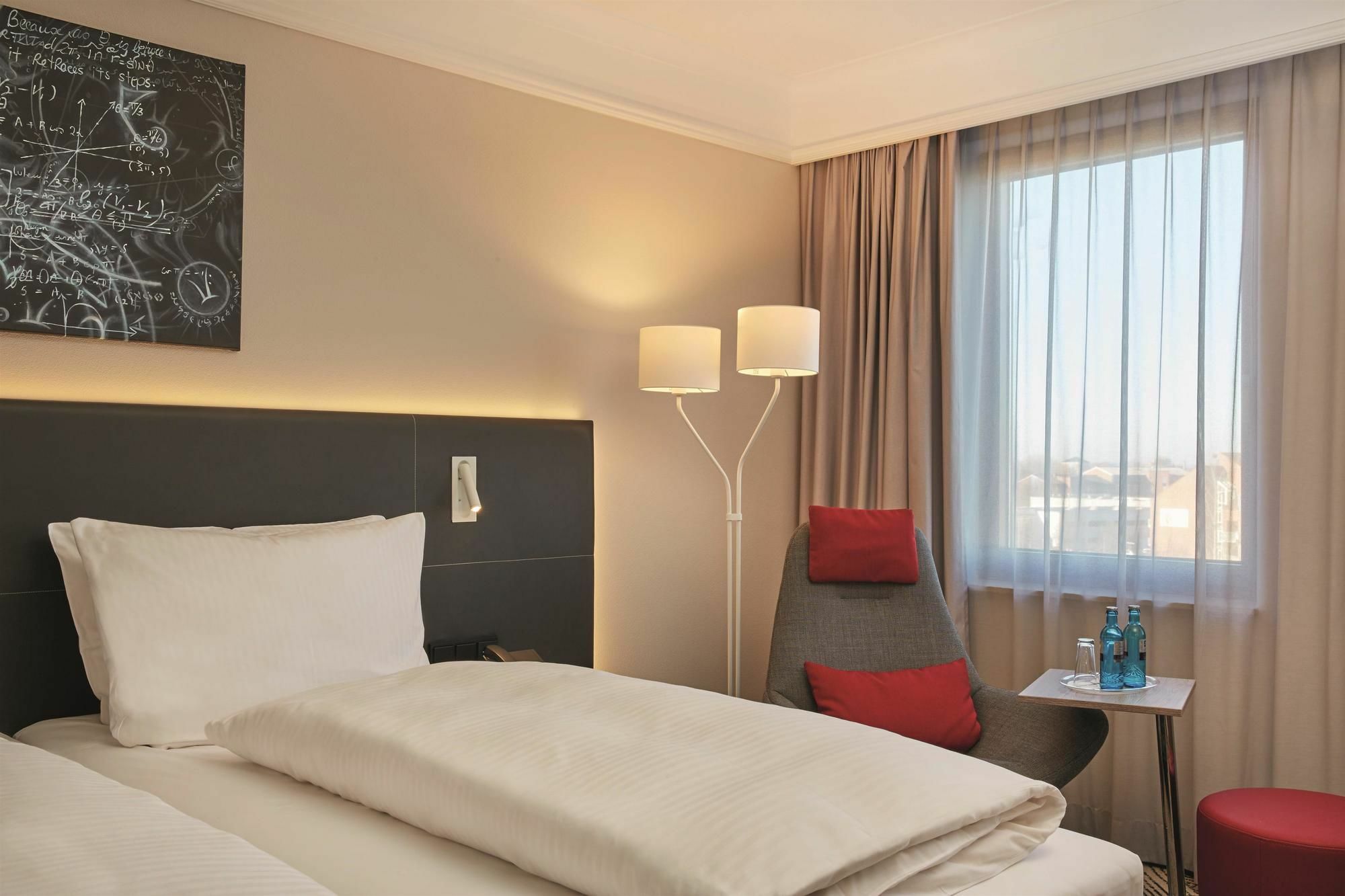 H4 Hotel Hannover Messe Laatzen Bagian luar foto