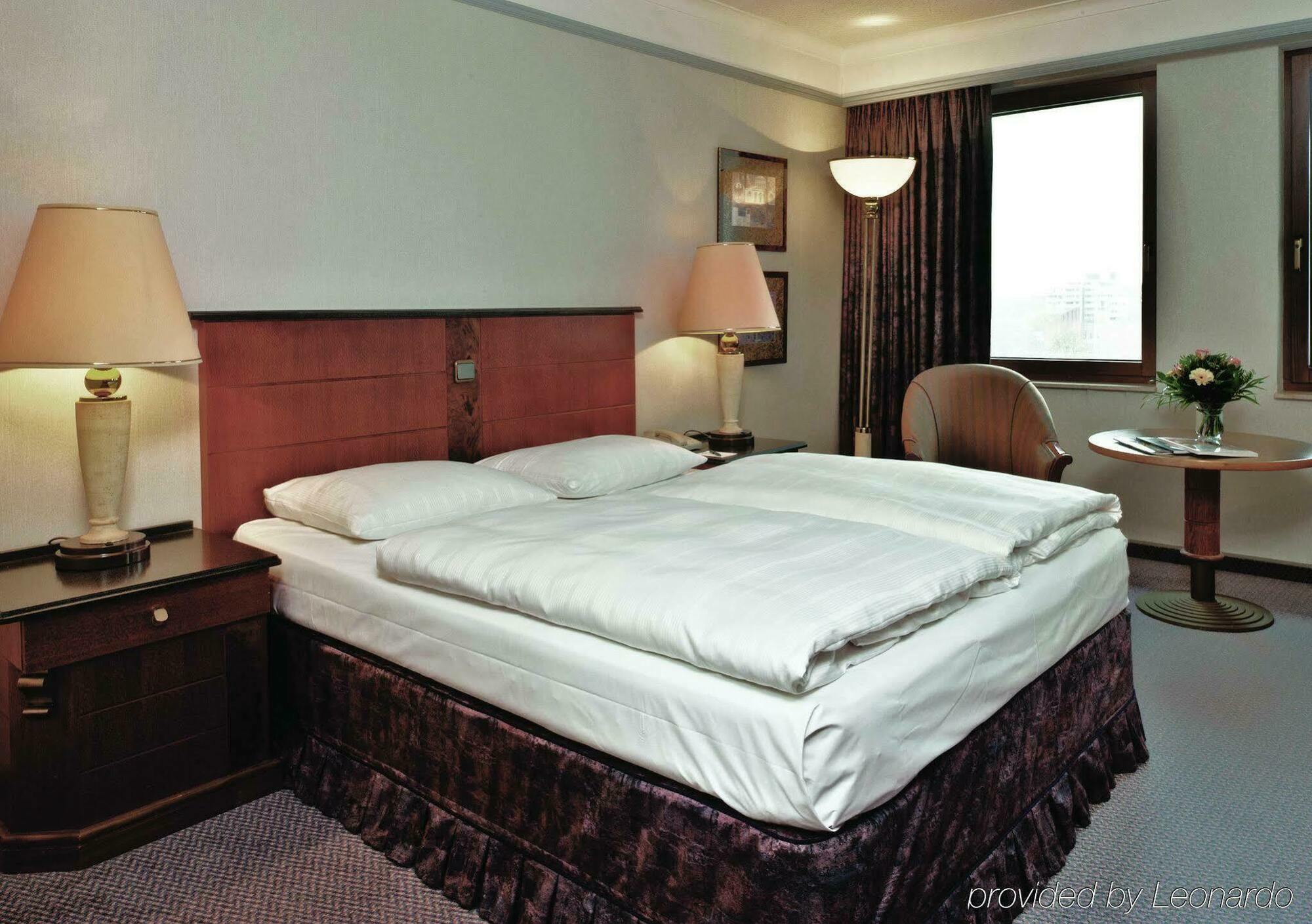 H4 Hotel Hannover Messe Laatzen Bagian luar foto
